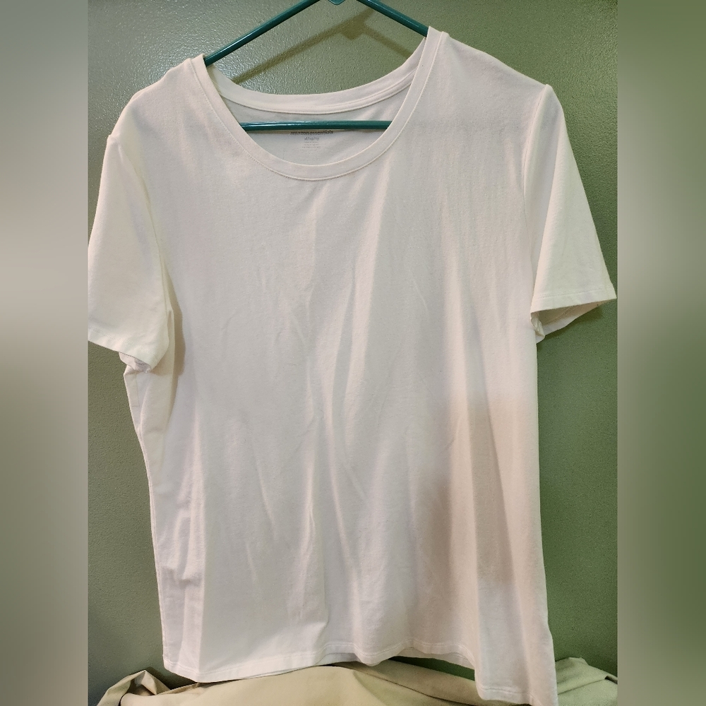 Amazon essentials xl tee